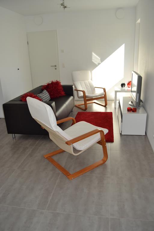 Ferienwohnung La Boite Rouge Stavelot Exterior foto